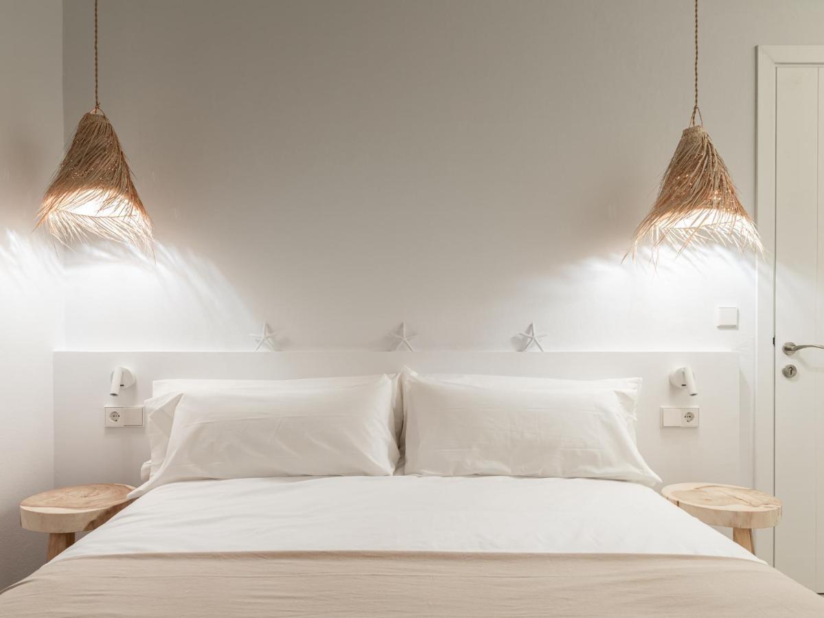S'Enclova Petit Hotel シウタデリャ エクステリア 写真