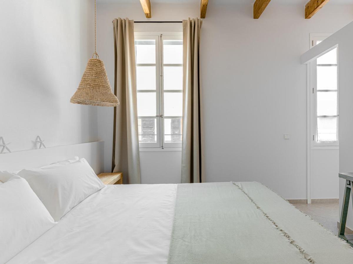 S'Enclova Petit Hotel シウタデリャ エクステリア 写真